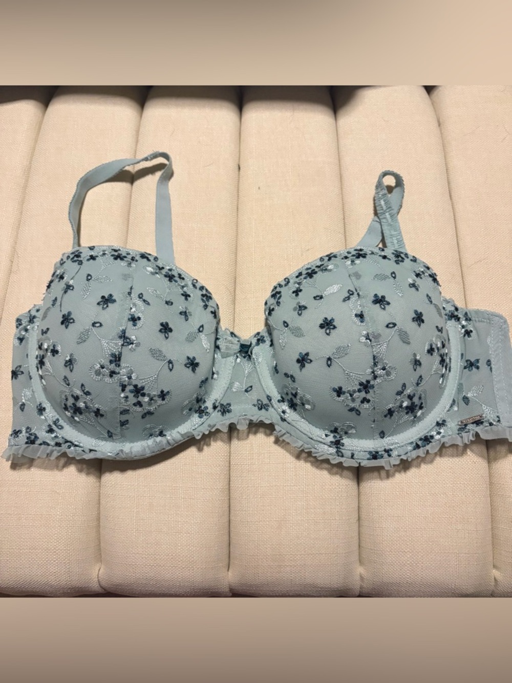 La vie en rose blue embroidered lace bra size 40D